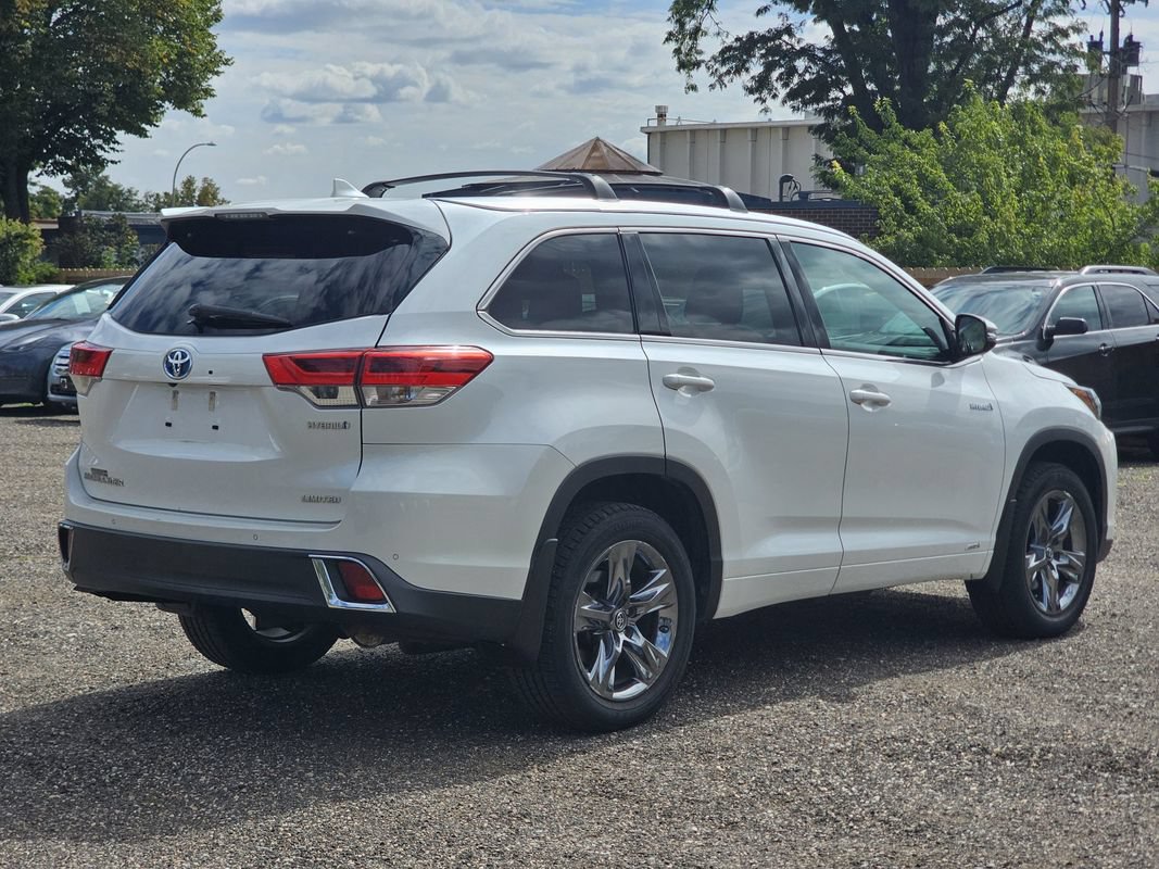 Used 2018 Toyota Highlander Limited Platinum w/ Carpet Mat Package (TMS) AWD/4WD image 2