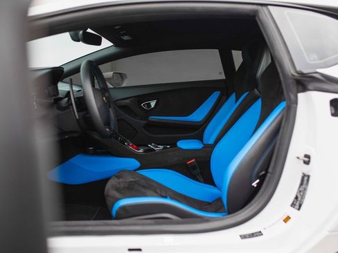 Used 2024 Lamborghini Huracan Tecnica image 11