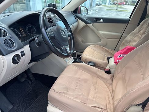Used 2014 Volkswagen Tiguan SE image 5