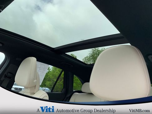 Used 2024 Mercedes-Benz GLC 300 4MATIC image 19