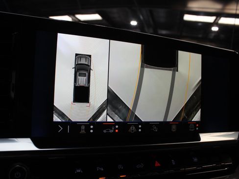 Used 2025 Chevrolet Silverado 1500 High Country w/ High Country Premium Package AWD/4WD image 66