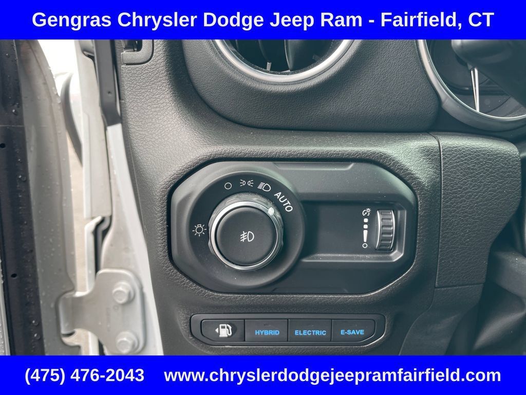 Used 2023 Jeep Wrangler Unlimited Sahara w/ Cold Weather Group AWD/4WD image 48