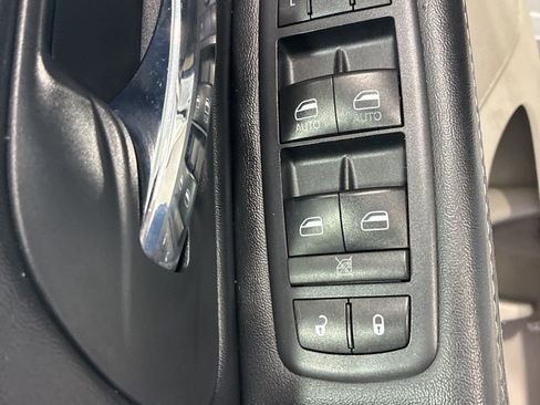 Used 2017 Dodge Grand Caravan SXT image 15