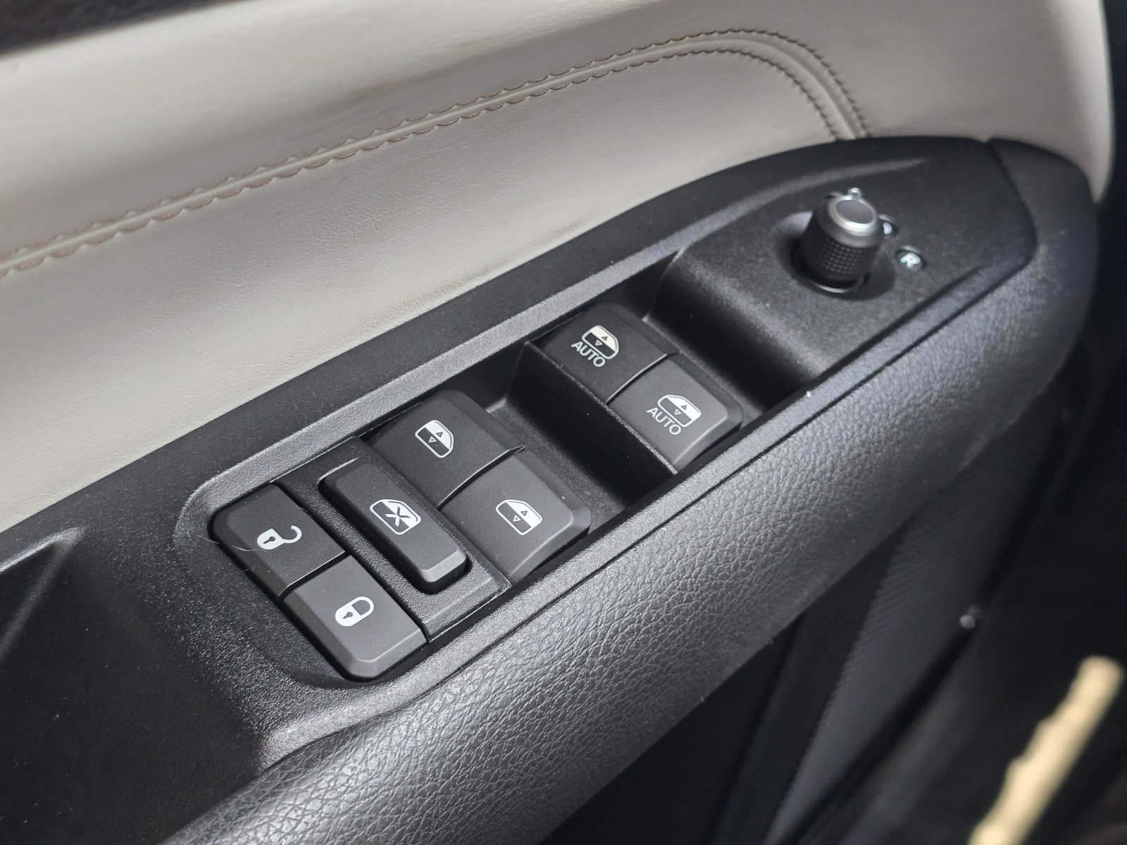 Used 2022 Jeep Compass Limited AWD/4WD image 23