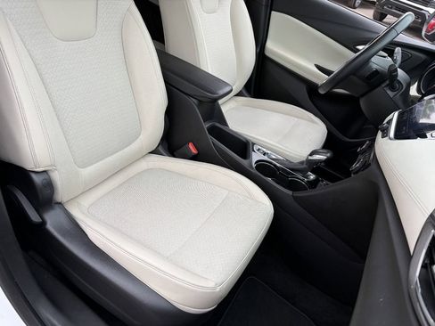 Used 2020 Buick Encore GX Preferred w/ Cold Weather Comfort Package FWD image 11