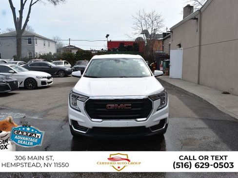 Used 2024 GMC Terrain SLE AWD/4WD image 3