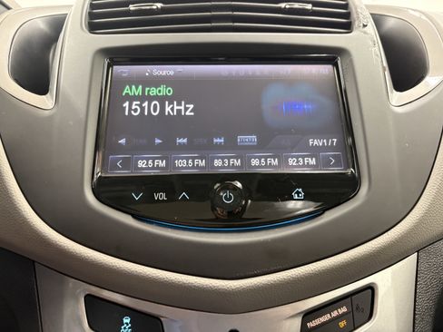Used 2016 Chevrolet Trax LT w/ LT Sun and Sound Package FWD image 15