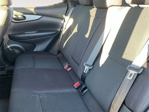 Used 2021 Nissan Rogue Sport S image 11