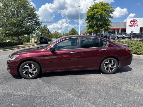 Used 2016 Honda Accord LX image 3