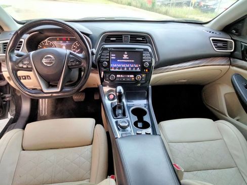 Used 2017 Nissan Maxima Platinum w/ Medallion Package FWD image 18