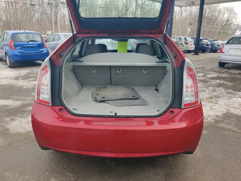 Used 2014 Toyota Prius Five image 11