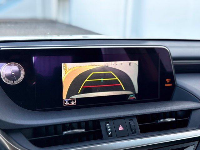 Used 2019 Lexus ES 300h w/ Premium Package FWD image 30