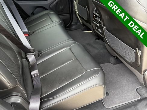 Used 2025 Jeep Grand Cherokee Limited w/ Luxury Tech Group II image 37