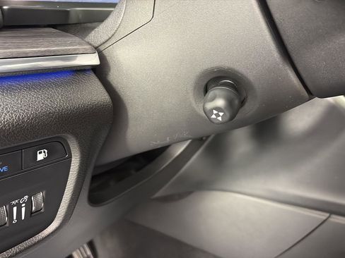 Used 2023 Jeep Grand Cherokee Overland w/ Luxury Tech Group IV image 28