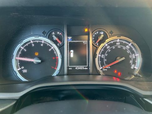 Used 2023 Toyota 4Runner TRD Off-Road Premium w/ Moonroof Package AWD/4WD image 13