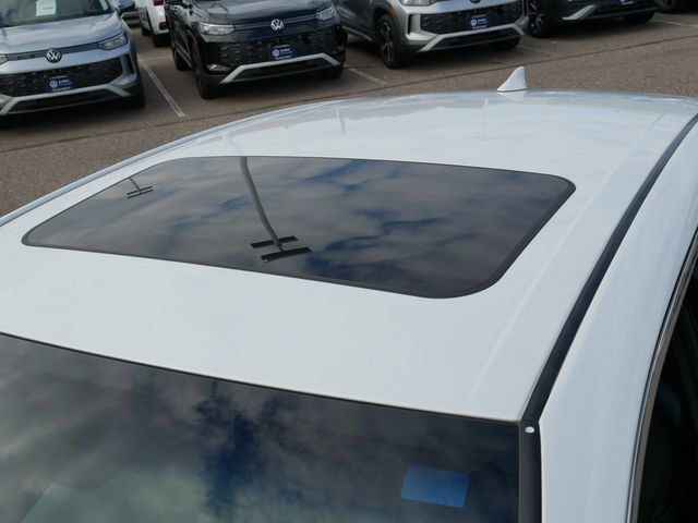 Used 2022 Toyota Avalon Touring FWD image 11