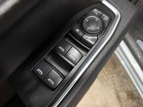 Used 2026 GMC Sierra 1500 SLT AWD/4WD image 18