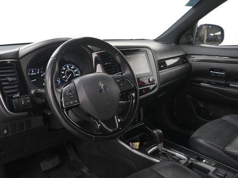 Used 2020 Mitsubishi Outlander SE FWD image 24