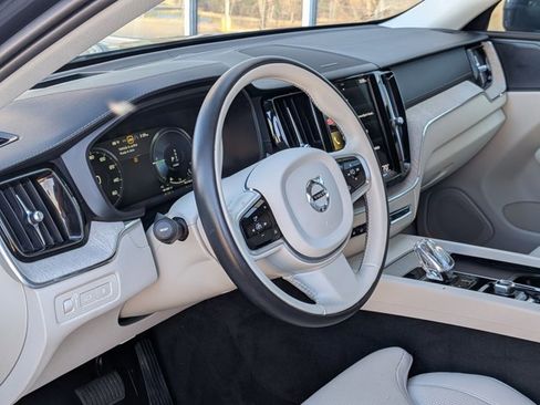 Used 2021 Volvo XC60 T8 Inscription Expression image 10