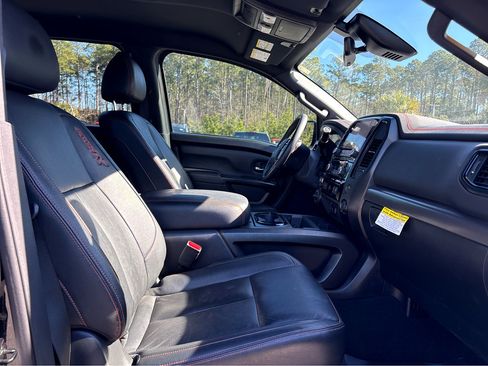 Used 2024 Nissan Titan PRO-4X w/ Pro-4x Convenience Package image 14