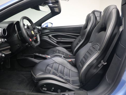 Certified 2021 Ferrari F8 Tributo RWD image 14