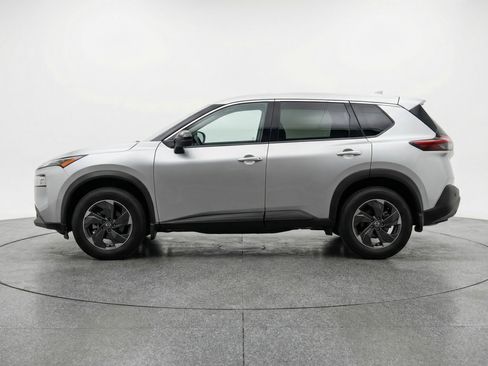 Used 2025 Nissan Rogue SV image 5