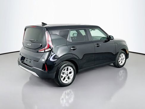 Used 2025 Kia Soul LX w/ LX Technology Package FWD image 7