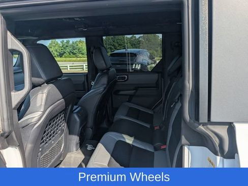 Used 2024 Ford Bronco Black Diamond w/ Sasquatch Package AWD/4WD image 10