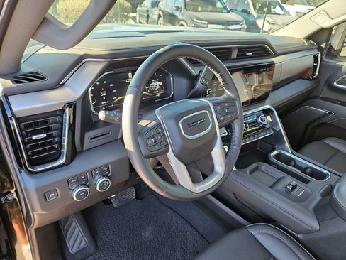 Used 2025 GMC Sierra 3500 Denali image 14