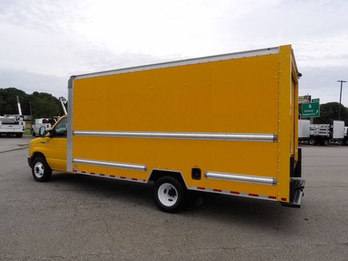 Used 2021 Ford E-350 and Econoline 350 Super Duty RWD image 4