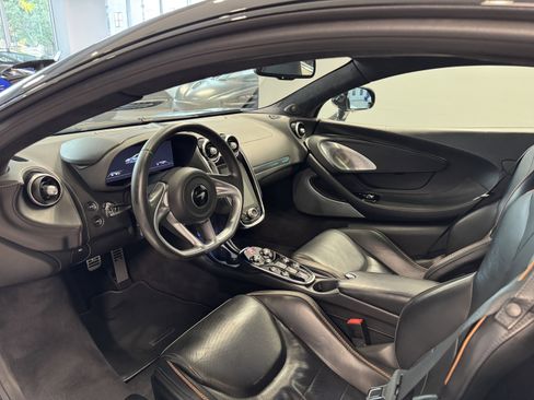 Used 2022 McLaren GT image 9