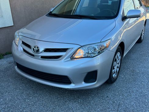 Used 2011 Toyota Corolla LE image 2