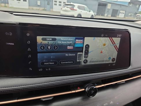 Used 2024 Nissan Ariya AWD image 18
