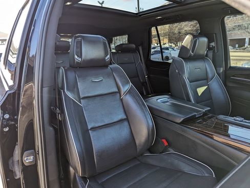 Used 2022 Cadillac Escalade Premium Luxury RWD image 33