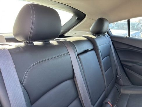 Used 2017 Chevrolet Cruze Premier image 17