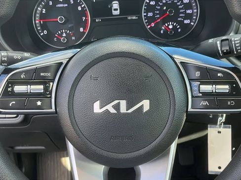 Used 2023 Kia Forte LXS image 13