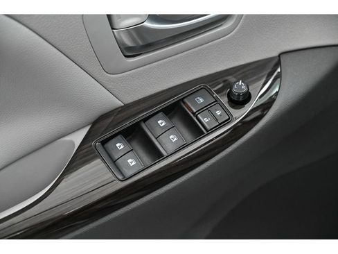 Used 2018 Toyota Sienna XLE image 30