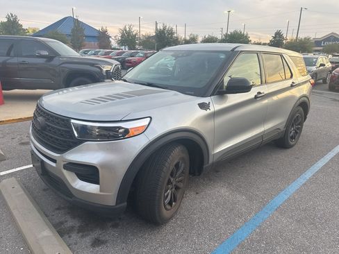 Used 2021 Ford Explorer 2WD image 2