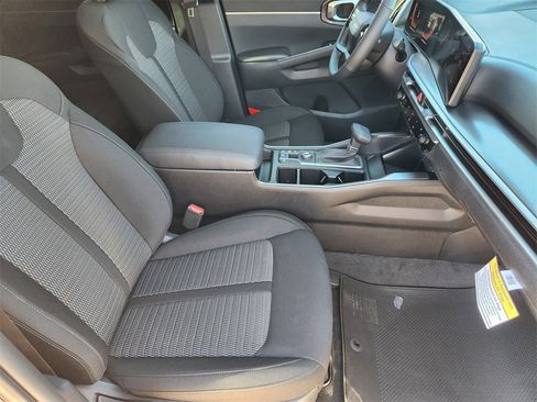 New 2026 Kia Sorento LX image 10
