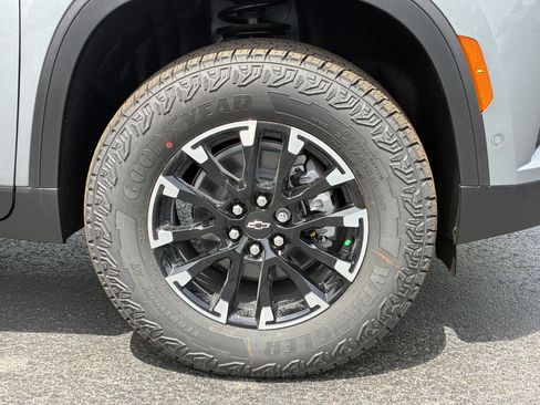 New 2026 Chevrolet Traverse Z71 w/ Enhanced Driving Package AWD/4WD image 6