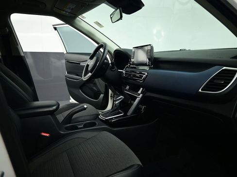 Used 2023 Kia Seltos S image 24