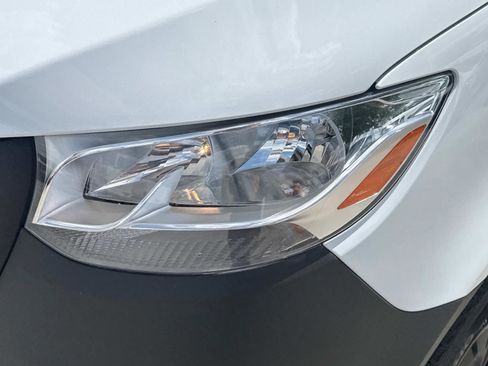 Used 2025 Mercedes-Benz Sprinter 2500 image 16