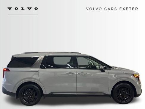 Used 2025 Kia Carnival SX Prestige image 11