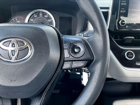 Used 2021 Toyota Corolla LE FWD image 24