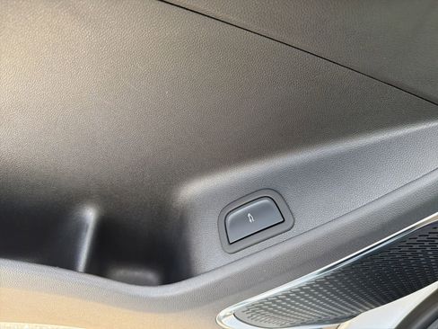 Used 2026 GMC Acadia Elevation w/ Elevation Premium Package FWD image 20