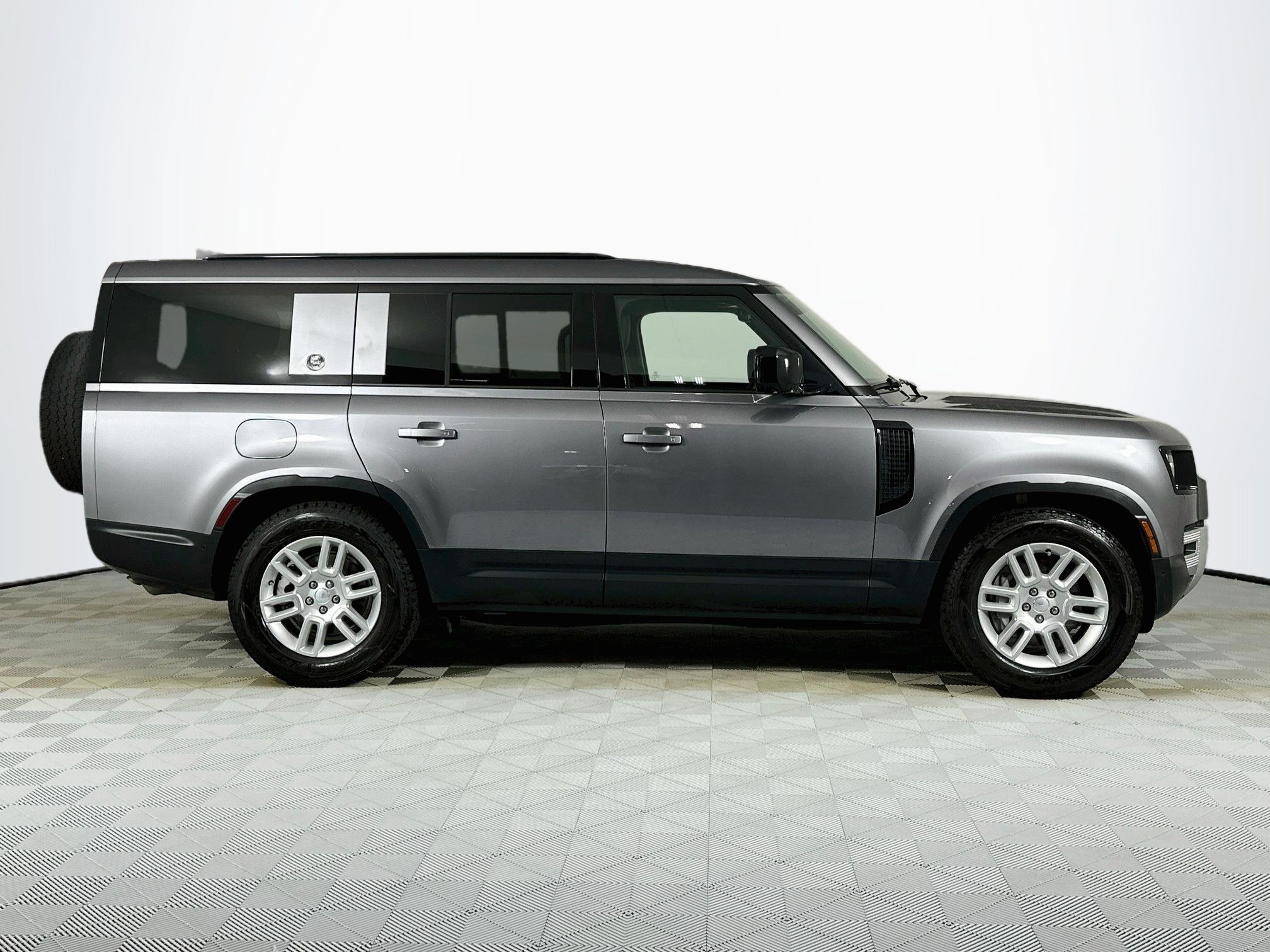 Used 2023 Land Rover Defender 130 S AWD/4WD image 4
