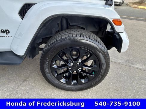 Used 2023 Jeep Wrangler Unlimited Sahara image 13