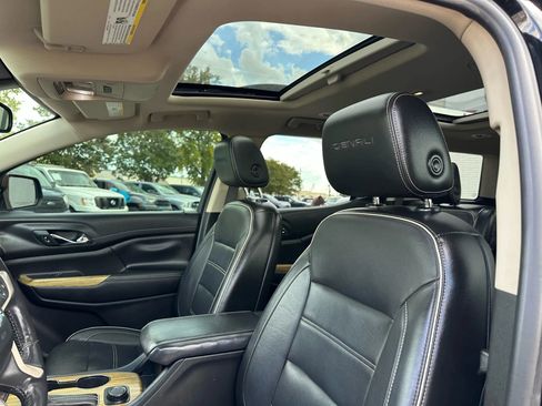 Used 2019 GMC Acadia Denali image 15