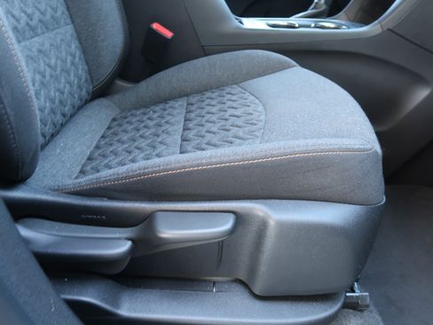 Used 2024 Chevrolet Equinox LT AWD/4WD image 40