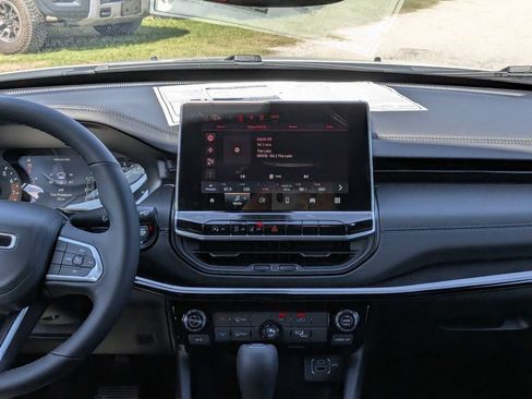 New 2026 Jeep Compass Latitude AWD/4WD image 17